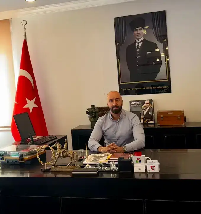 muhendis-yonetici-simdi-de-romanci-serter-kocababa-golgede-kalanlar-ile-edebiyat-sahnesinde