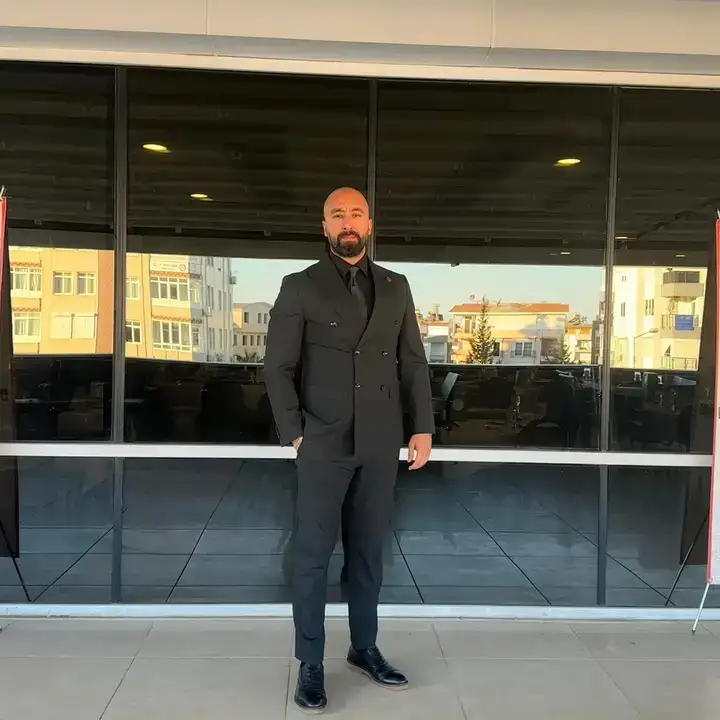 muhendis-yonetici-simdi-de-romanci-serter-kocababa-golgede-kalanlar-ile-edebiyat-sahnesinde