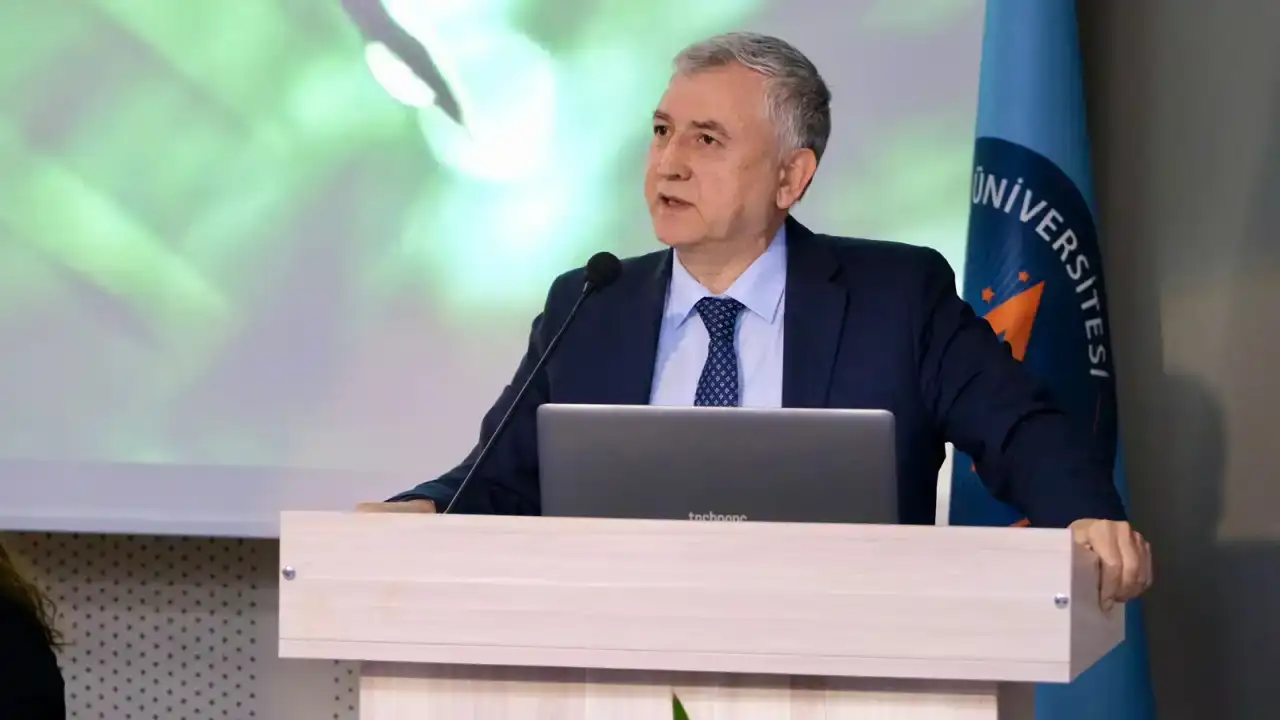 akdeniz-universitesinde-ogrencilere-su-etigi-vurgusu-gelecek-icin-kritik-uyari