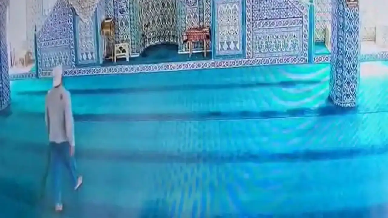 antalya-da-cezaevinden-izinli-cikti-bursada-3-camideki-ses-sistemlerine-zarar-verdi