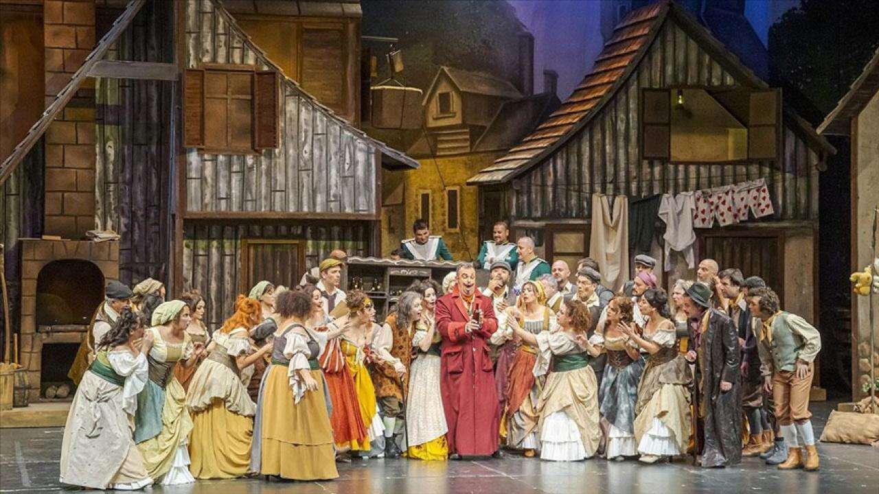 antalyada-perdeler-dunya-sanat-klasikleriyle-aciliyor