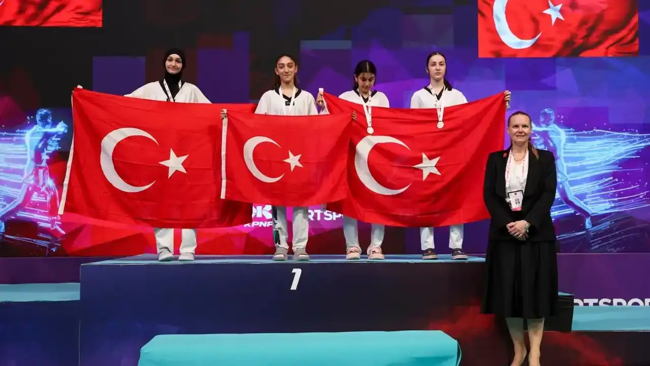 antalyada-taekwondo-turnuvasi-devam-ediyor