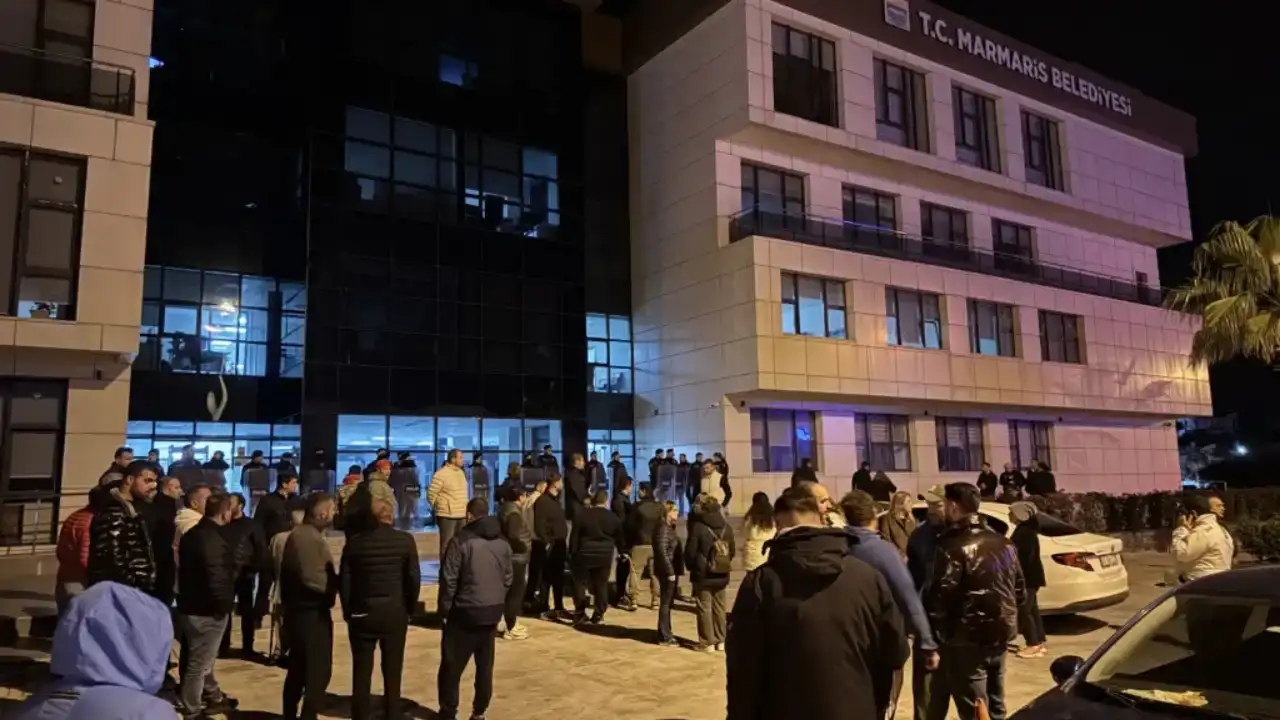 marmaris-belediyesine-sok-gece-operasyonu-13-kisi-hakkinda-gozalti-karari