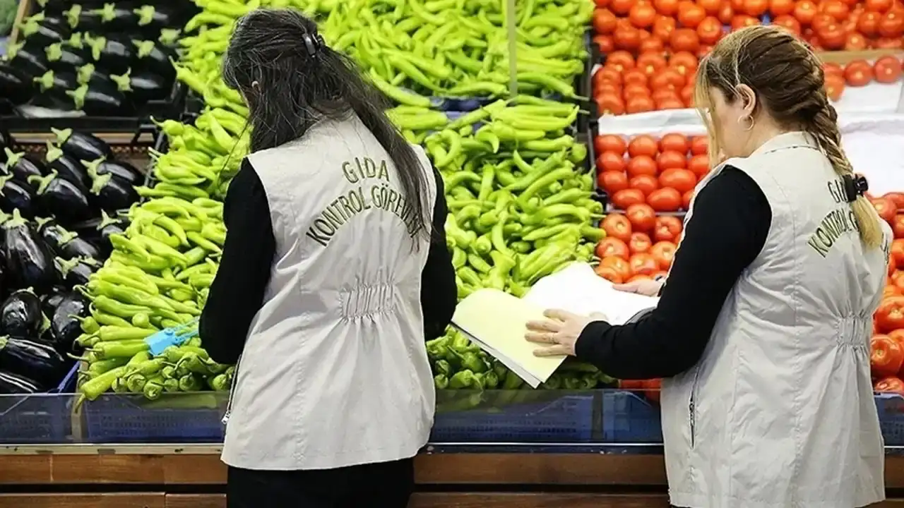 ticaret-bakanligindan-antalyada-fahis-fiyattan-biber-satan-markete-rekor-ceza