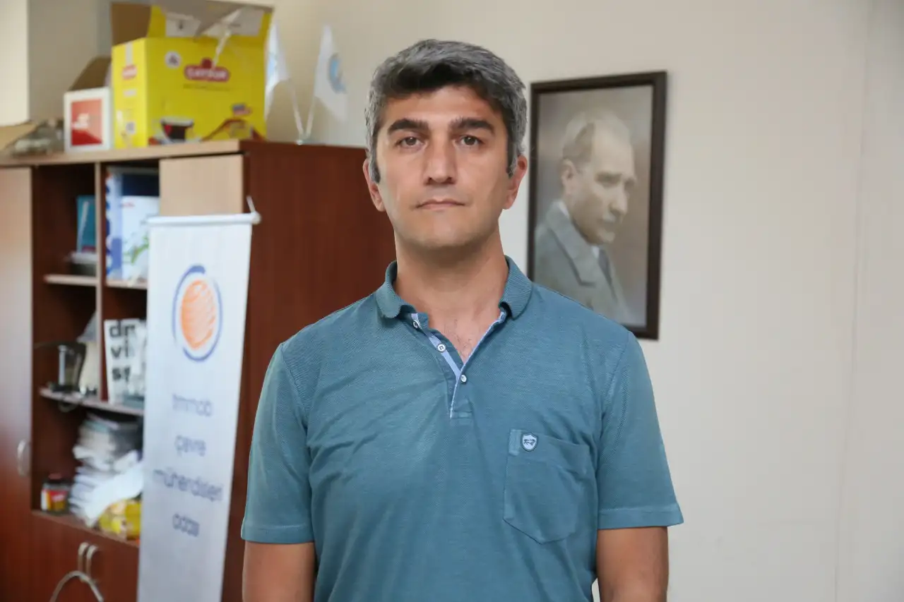 antalya-kumkoy-sahilindeki-kumun-ph-dengesiyle-oynamislar