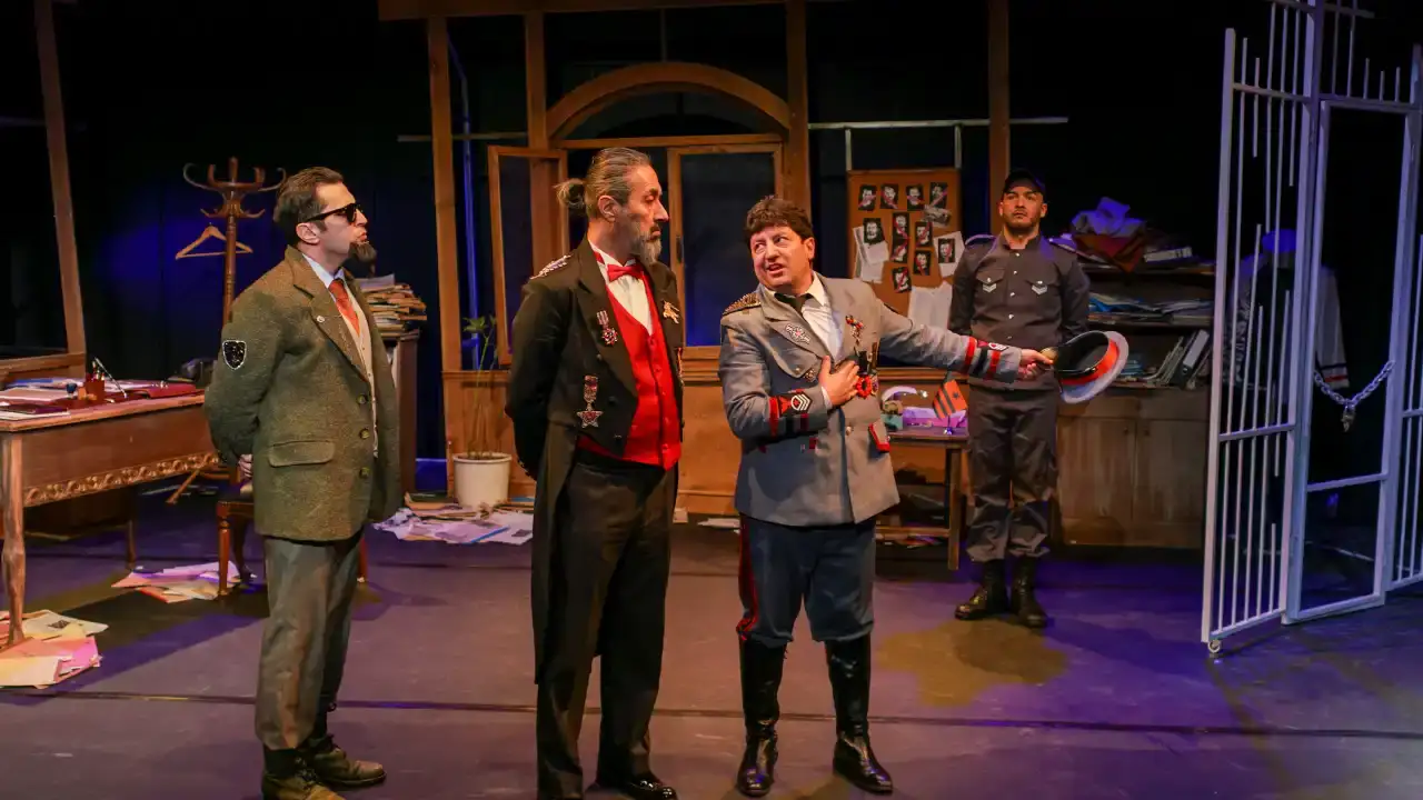 antalyada-dunya-tiyatro-gunu-uc-ayri-sahne-ile-kutlandi