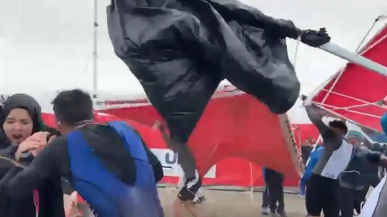 burdur-salda-duatlonunda-zor-anlar-yasandi-siddetli-ruzgar-cadirlari-ucurdu