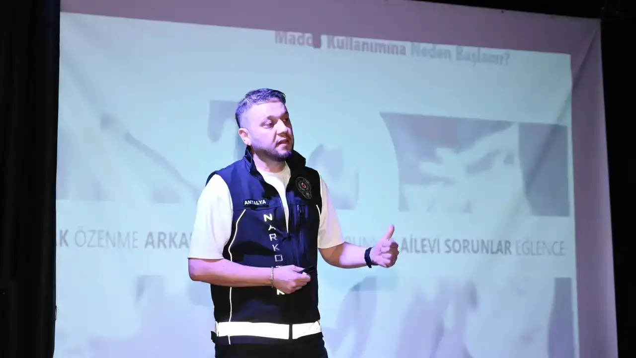 kemerde-en-iyi-narkotik-polisi-anne-semineri-duzenlendi