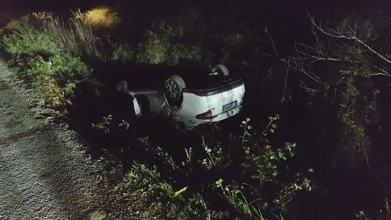 manavgatta-kanala-ucan-kiralik-aracin-surucusu-sir-oldu