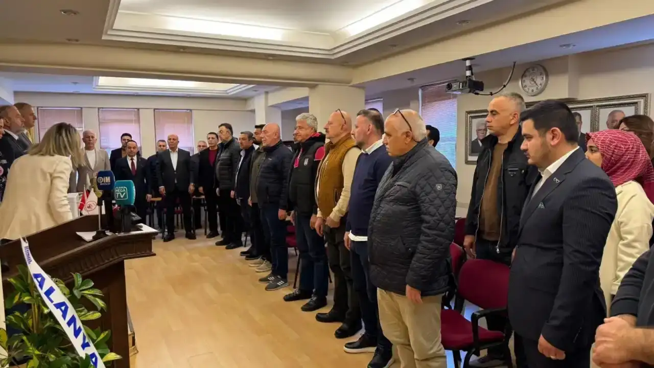 alanya-kuyumcular-odasinda-baskan-hasan-cavusoglu-guven-tazeledi