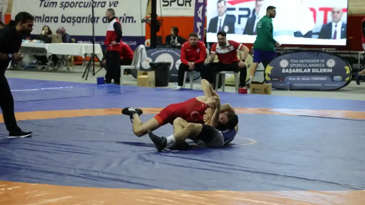 alku-ogrencisi-aidamir-ibavov-turkiye-ikincisi-oldu