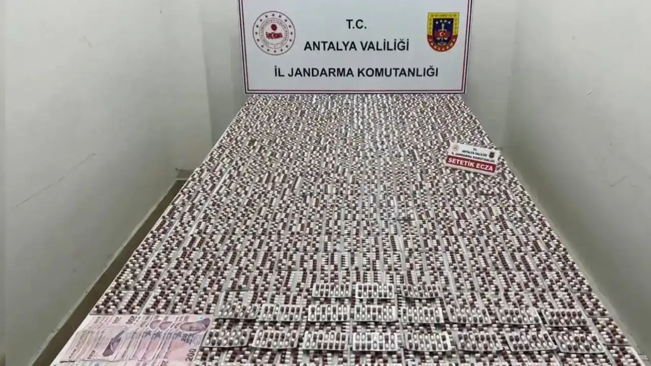 antalya-dahil-25-ilde-3-milyondan-fazla-uyusturucu-yakalandi