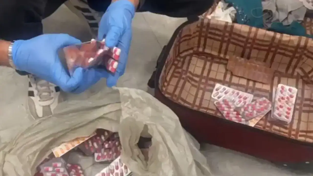 antalya-dahil-25-ilde-3-milyondan-fazla-uyusturucu-yakalandi