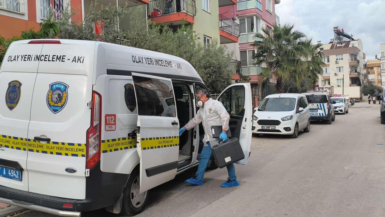 kepezde-3-gundur-haber-alinamayan-kisi-evinde-olu-bulundu