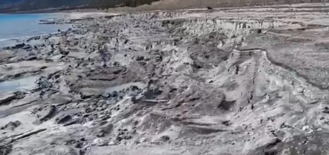 saldanin-kiyisi-gole-kaydi-bilim-insanlari-nedenini-acikladi