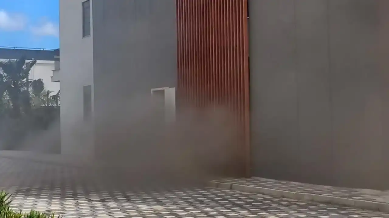 aksuda-luks-sitede-yangin-cikti-daire-kullanilamaz-hale-geldi