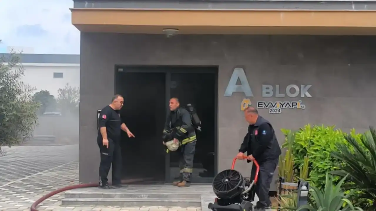 aksuda-luks-sitede-yangin-cikti-daire-kullanilamaz-hale-geldi