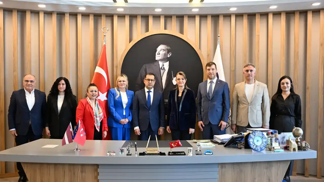 antalya-riga-hattinda-is-birligi-koprusu