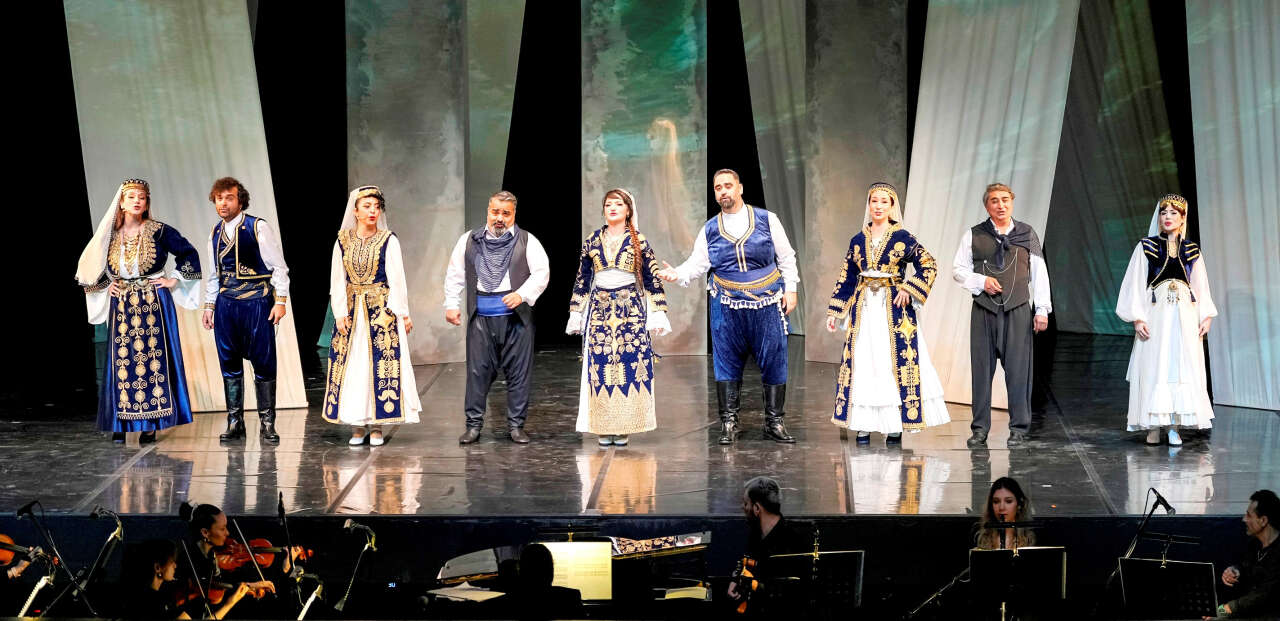 antalyada-nefes-kesen-gosteri-anadolu-ezgileri-modern-sahneyle-bulustu