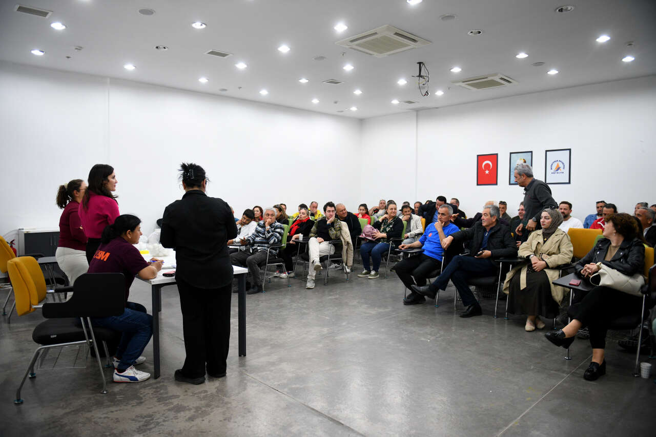 assimde-ofis-heyecani-14-dernek-noter-kurasiyla-yeni-yerine-kavustu