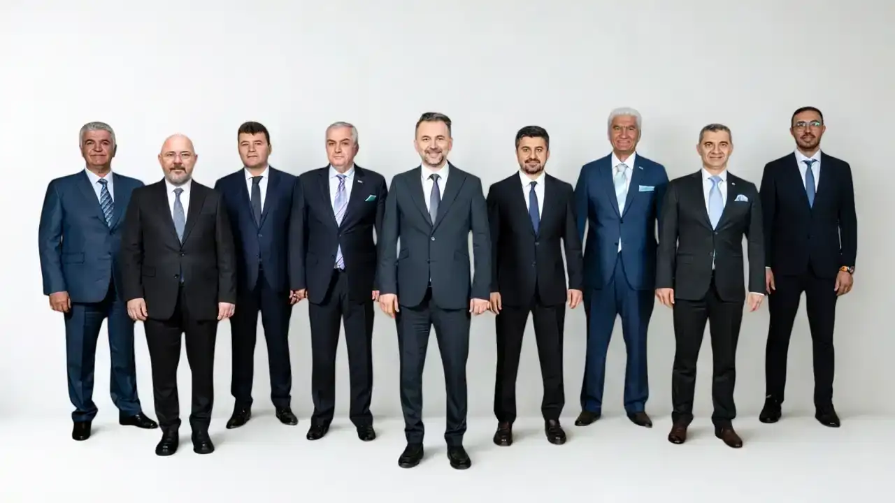 baibde-turkuaz-ve-kirmizi-listeler-yarisiyor