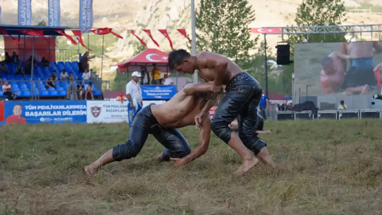alanyanin-gokbel-yagli-pehlivan-gureslerinde-tarihi-donum-noktasi