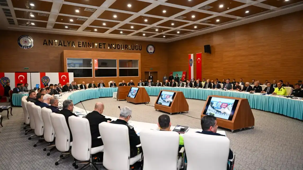 cumhurbaskanligi-bisiklet-turu-oncesi-antalyada-kritik-toplanti