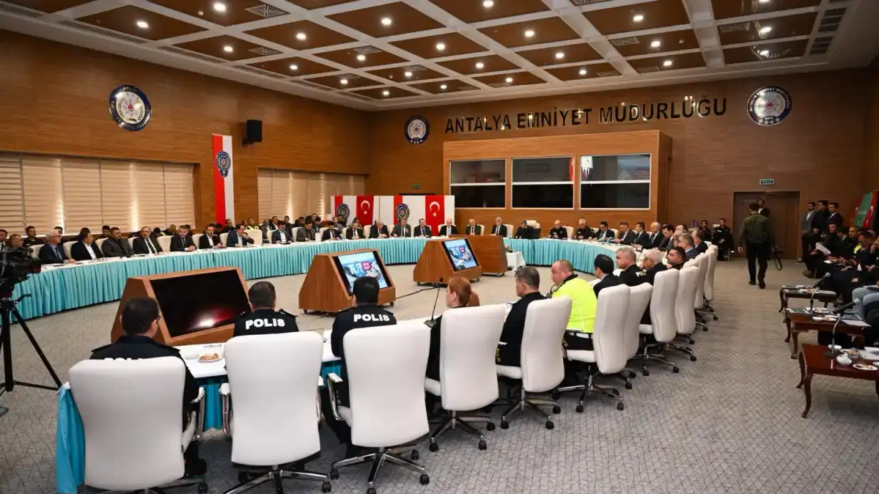 cumhurbaskanligi-bisiklet-turu-oncesi-antalyada-kritik-toplanti