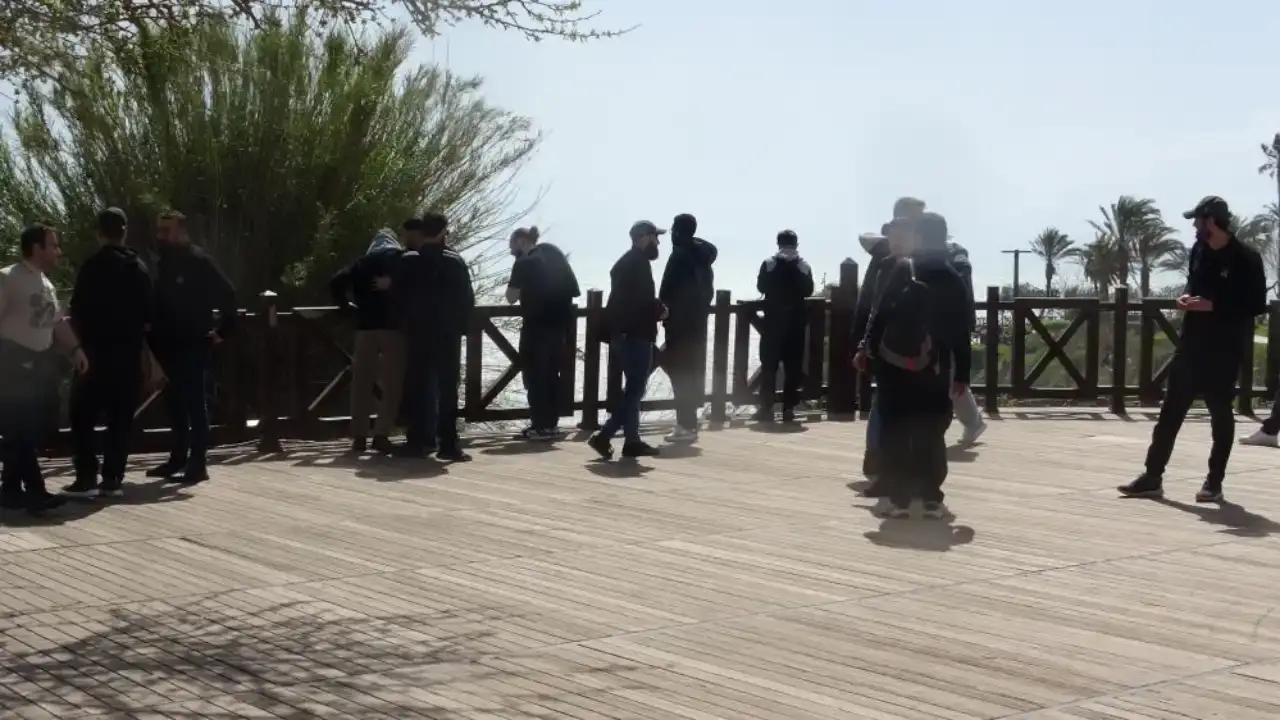 duden-selalesindeki-akinti-sonrasi-masmavi-deniz-kahverengiye-burundu