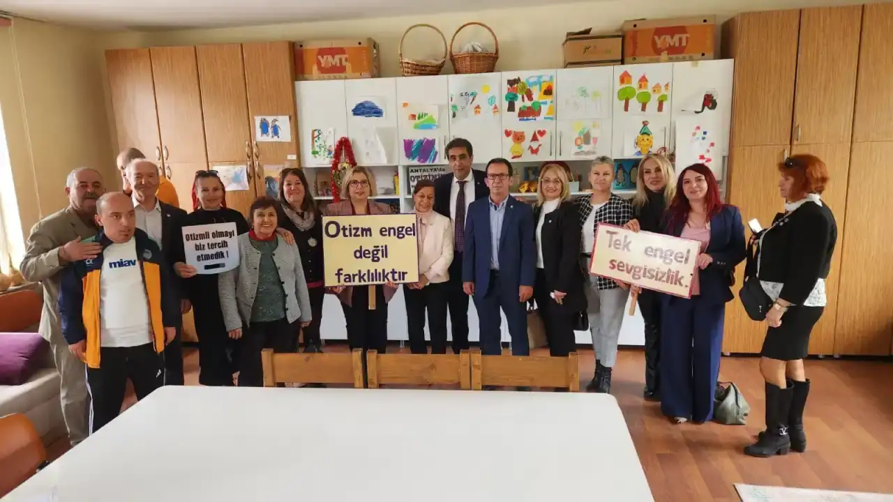 iyi-parti-antalya-bizim-otizm-vakfina-ziyaret