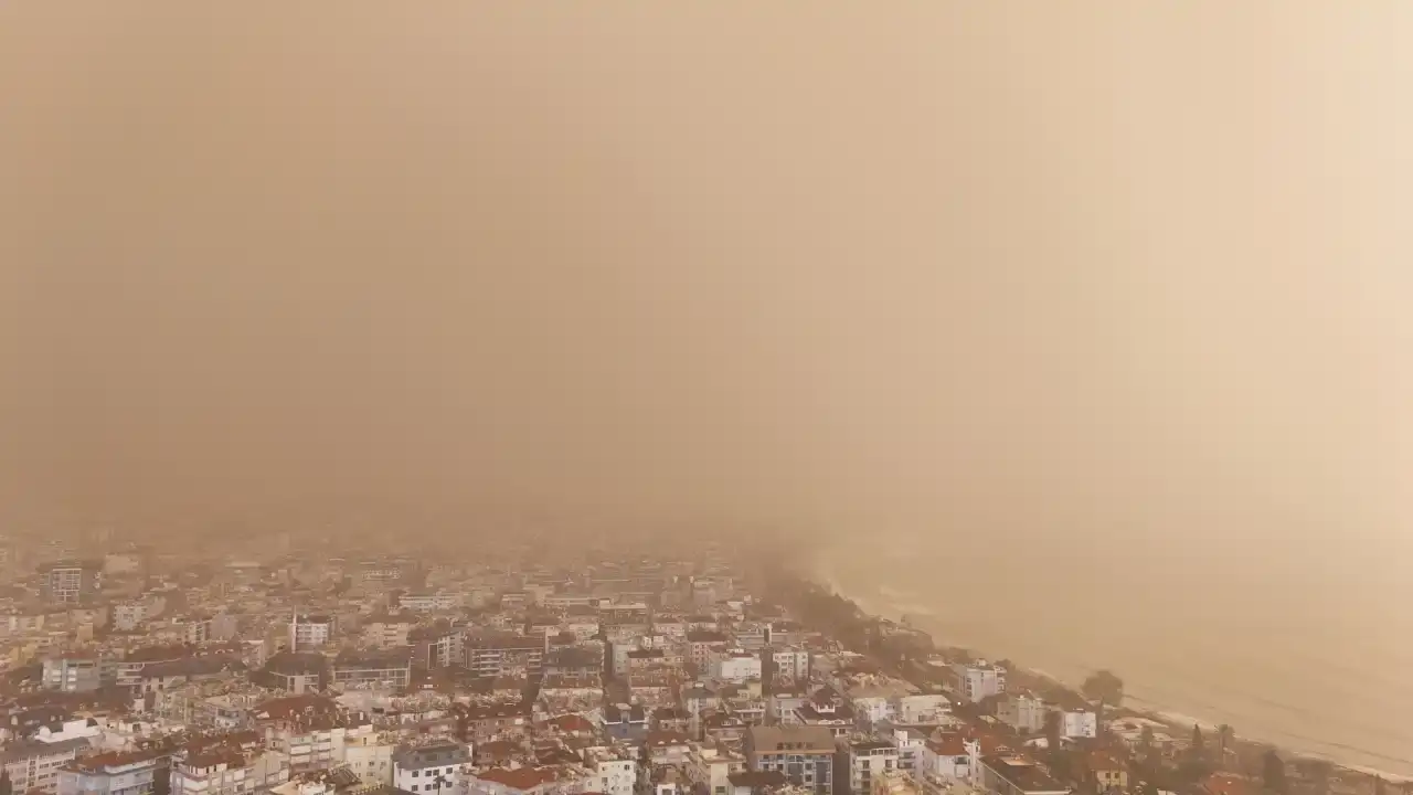 alanyayi-col-bulutu-yuttu