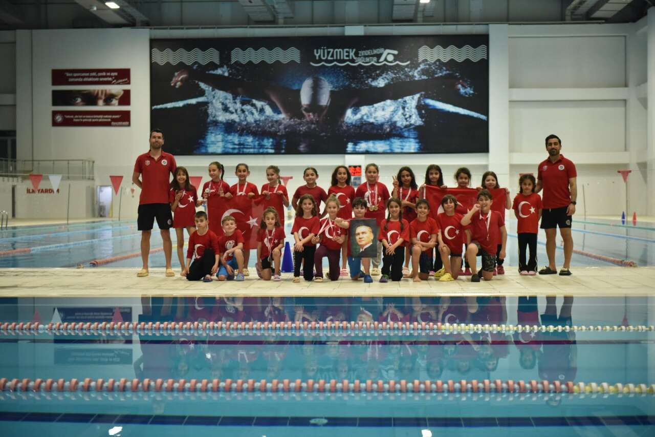 kepezspor-yuzme-takimi-15-madalya-kazandi