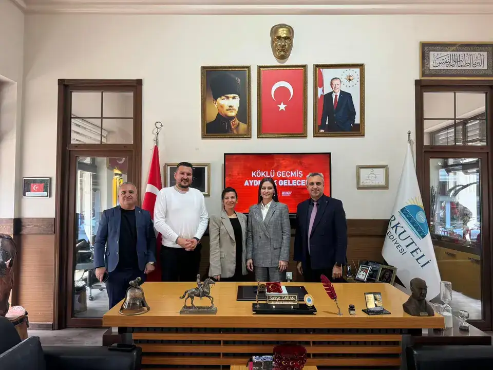 siyasetin-yerel-gundemi-korkuteli-ozlem-arlierden-saniye-carana-ziyaret