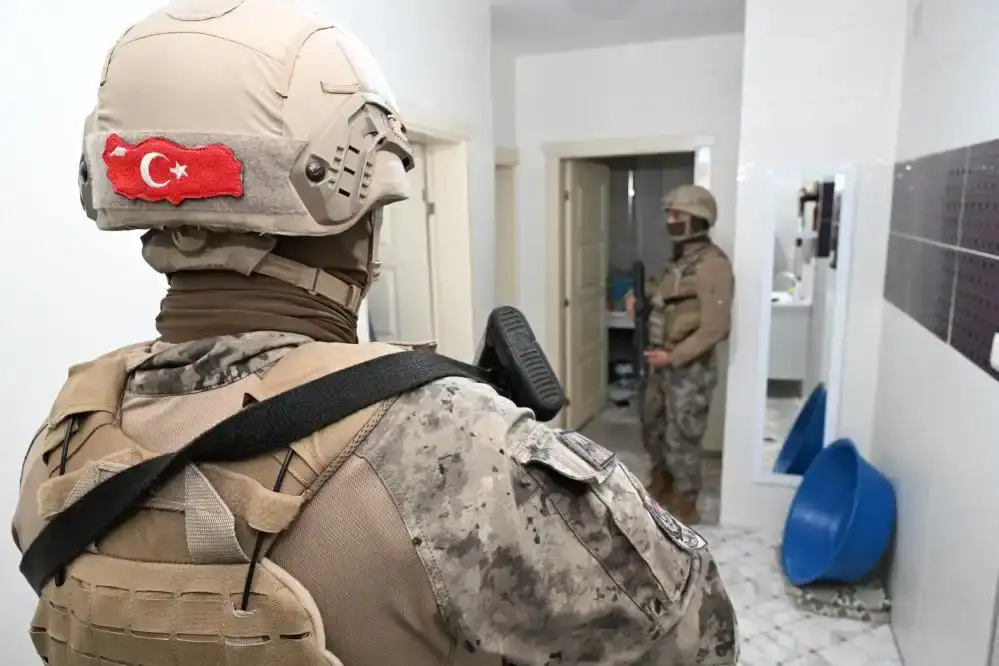 antalya-dahil-3-ilde-yasadisi-bahis-operasyonu-19-supheli-tutuklandi