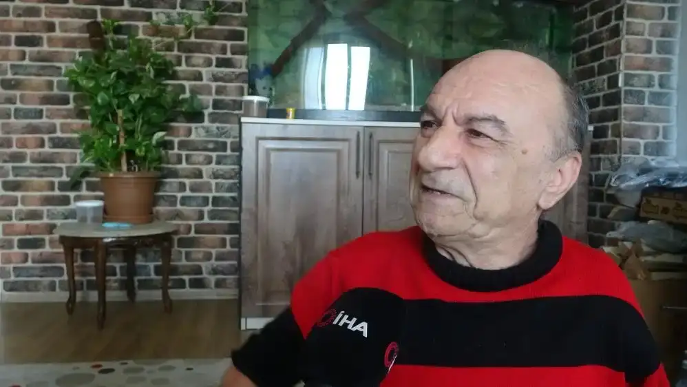 antalyada-azmiyle-gorenleri-sasirtiyor-elleri-olmadan-ayaklariyla-tutunuyor