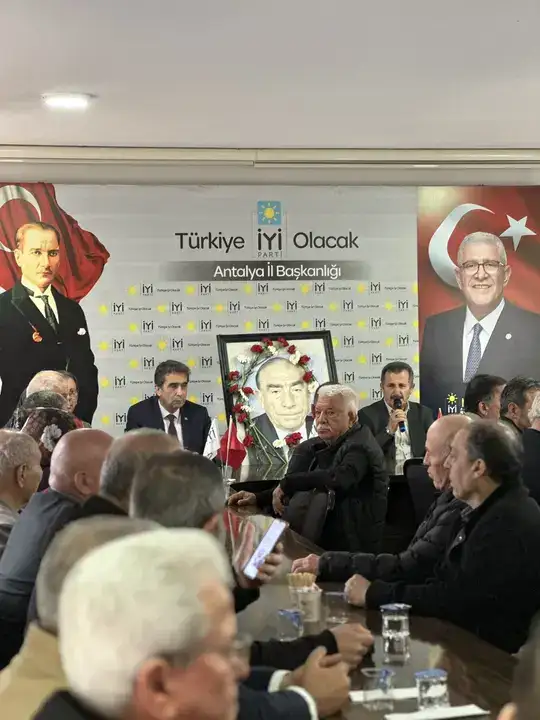 iyi-parti-antalyadan-alparslan-turkes-icin-anma-programi