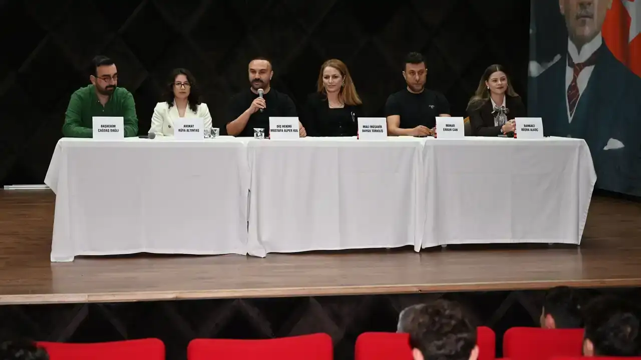 kemerde-gelecegin-meslekleri-konusuldu