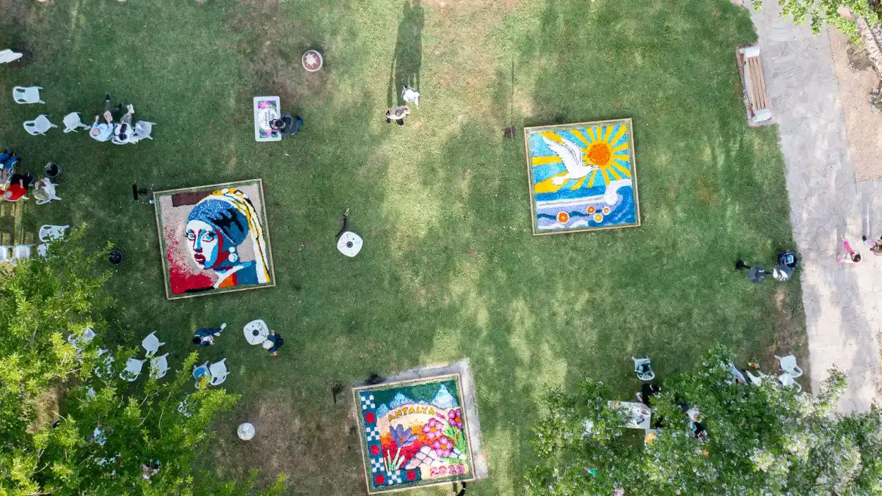 muratpasada-cicekler-yarisacak-10-lise-tasarimlarini-hazirladi