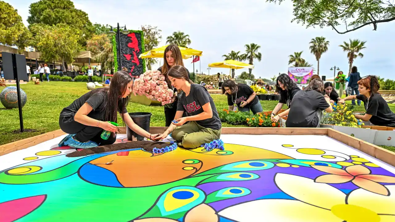 muratpasada-cicekler-yarisacak-10-lise-tasarimlarini-hazirladi