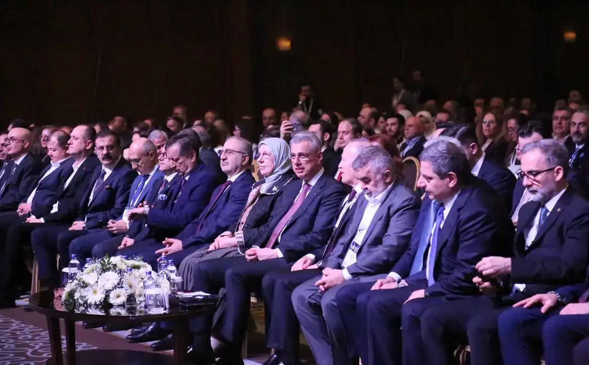 saglik-bakani-memisoglu-antalyada-duyurdu-ozel-hastanelere-kadro-ve-fiyat-duzenlemesi