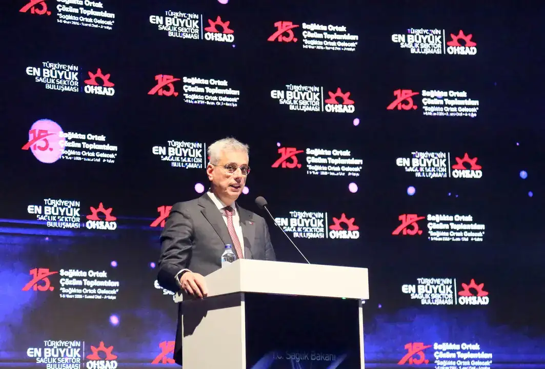 saglik-bakani-memisoglu-antalyada-duyurdu-ozel-hastanelere-kadro-ve-fiyat-duzenlemesi