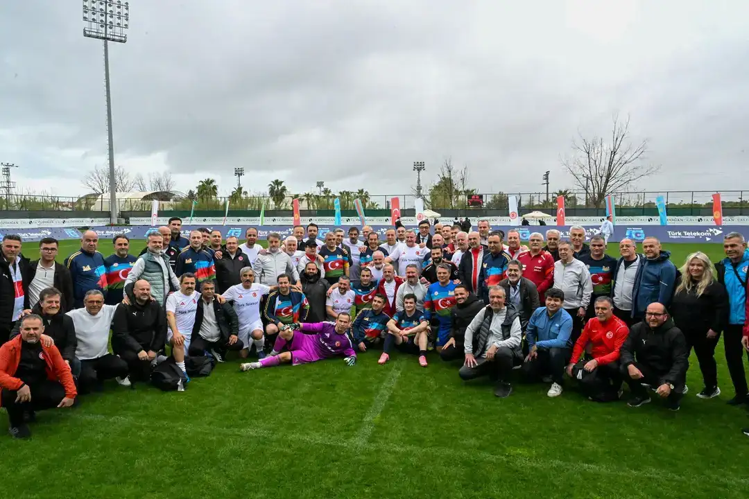 turk-dunyasi-futbol-heyecani-antalyada-turkiye-sampiyon-oldu-bakan-bak-gol-atti