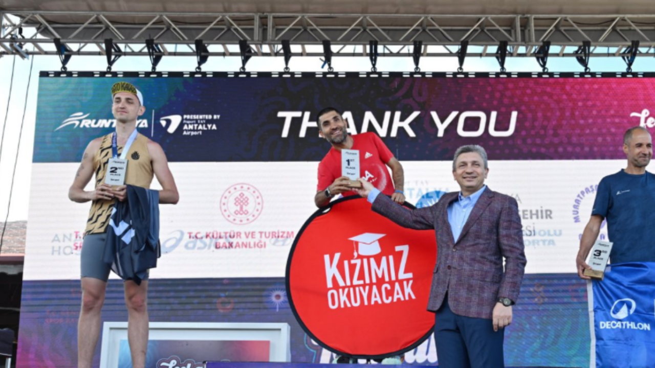 antalyada-dev-organizasyon-10-bin-sporcu-runtalya-icin-kostu