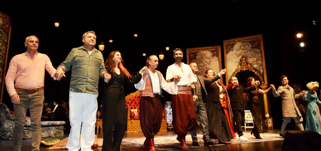 antalyada-mozart-ruzgari-saraydan-kiz-kacirmaya-ihtisamli-promiyer