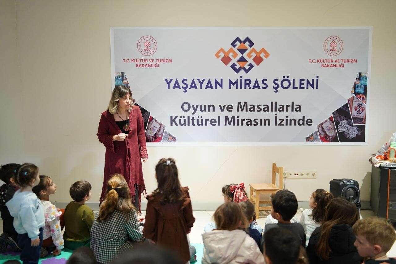 burdurda-kultur-ruzgari-13-ilden-50-usta-miras-soleninde-bulustu