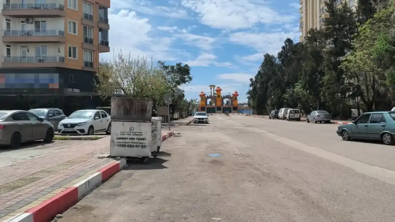 kepezde-kahreden-olum-ekmek-almaya-cikan-yasli-adam-cop-kamyonunun-altinda-kaldi