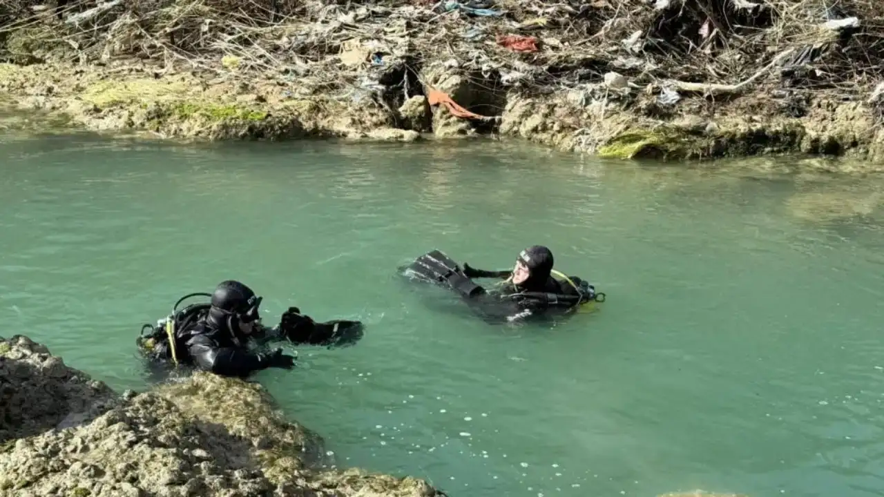 mersinde-berdan-irmagina-atlayan-17-yasindaki-genc-akintiya-kapilarak-kayboldu