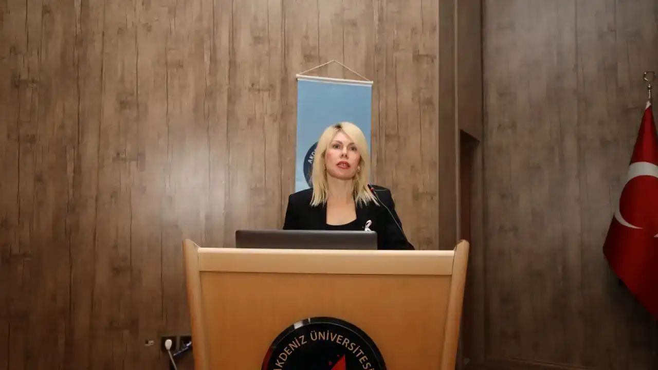 akdeniz-universitesinde-kanserle-mucadelede-bilincli-durus