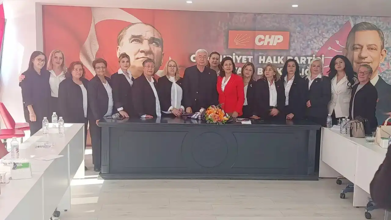 antalya-chp-il-baskani-kamacidan-yeni-yonetime-tebrik