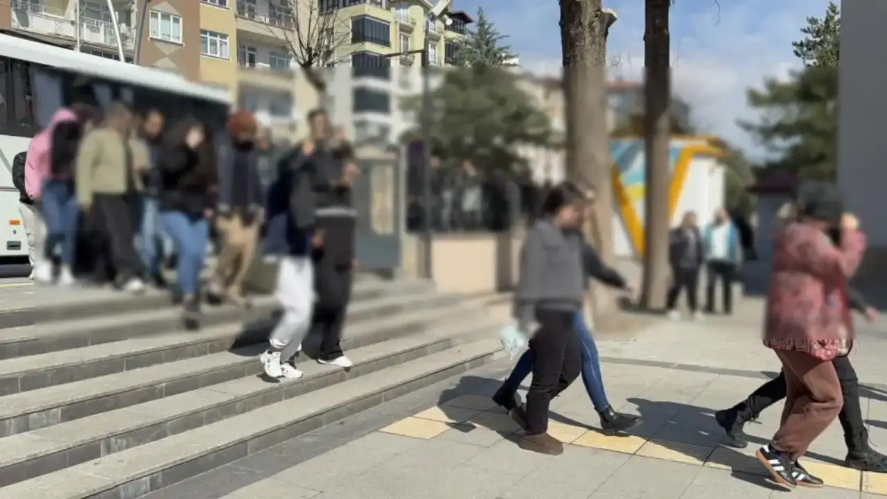 antalya-dahil-12-ilde-yasa-disi-bahis-operasyonu-64-supheli-yakalandi